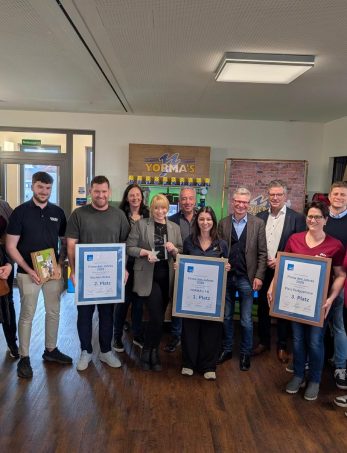 AUSGEZEICHNET ALS „FIRMA DES JAHRES“ – KÜCHEN KRESS, YORMA’S UND PIA’S PARTYSERVICE